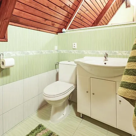 Three-bedroom Holiday In * 돌니 쿠빈