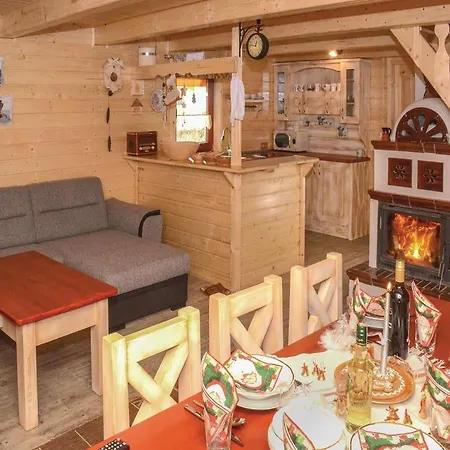 بيت للعطل Three-bedroom Holiday In *