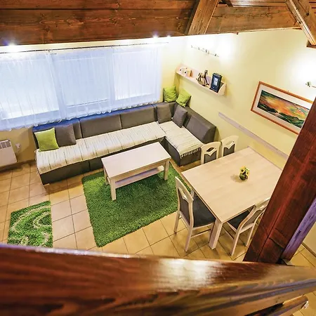 بيت للعطل Three-bedroom Holiday In *
