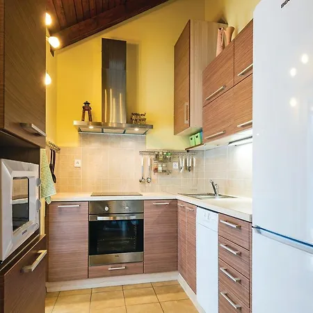 بيت للعطل Three-bedroom Holiday In