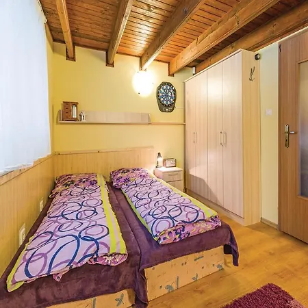 Three-bedroom Holiday In * دولني كوبين
